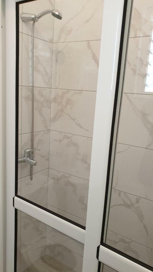 Luigi S Fairyview Apartment Sarande Exterior photo
